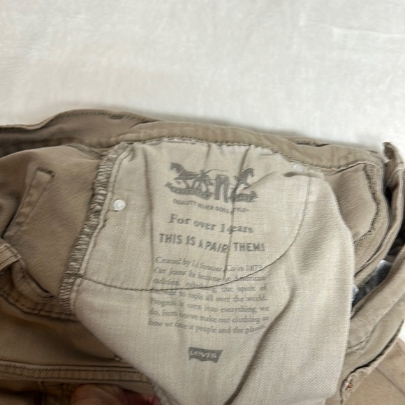 Levi's Tan Bootcut Jeans with Classic Stitching - Picture 7 of 9